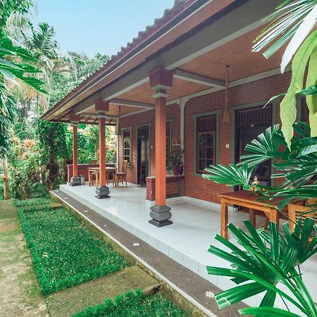Suastika Lodge Ubud Buitenkant foto